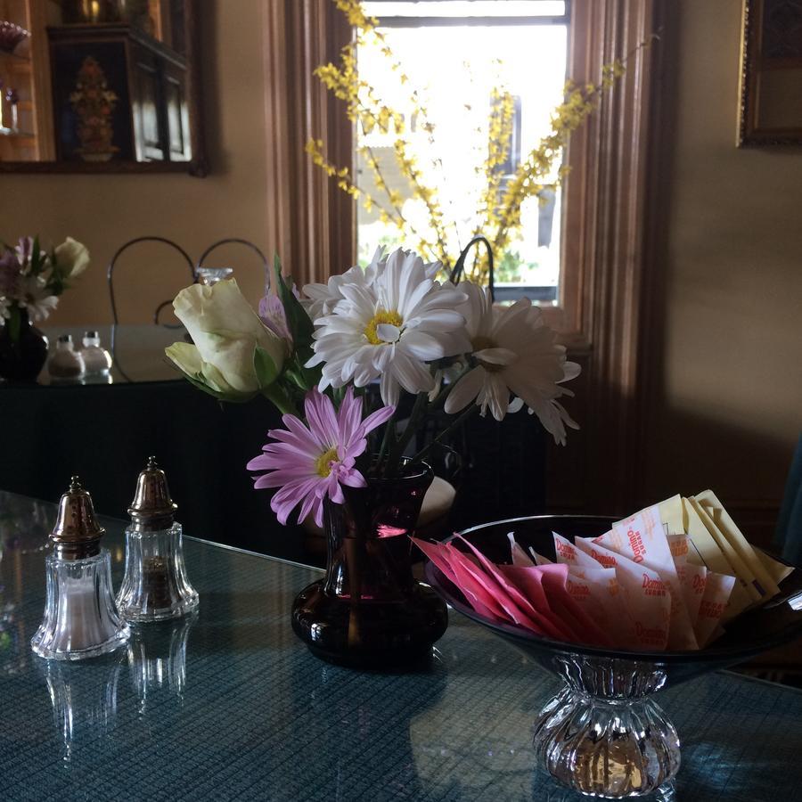 Amethyst Inn Adamstown Bagian luar foto