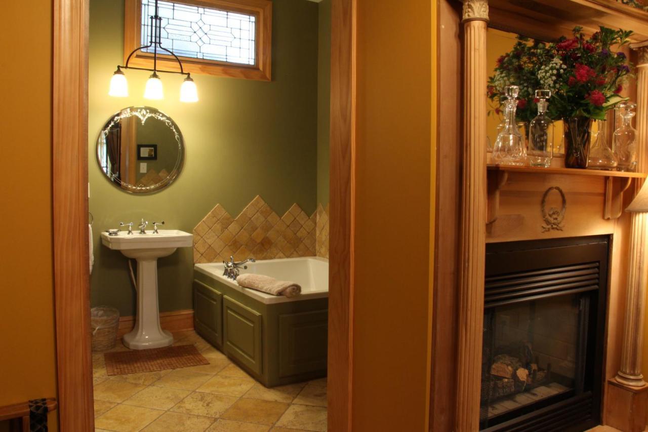 Amethyst Inn Adamstown Bagian luar foto
